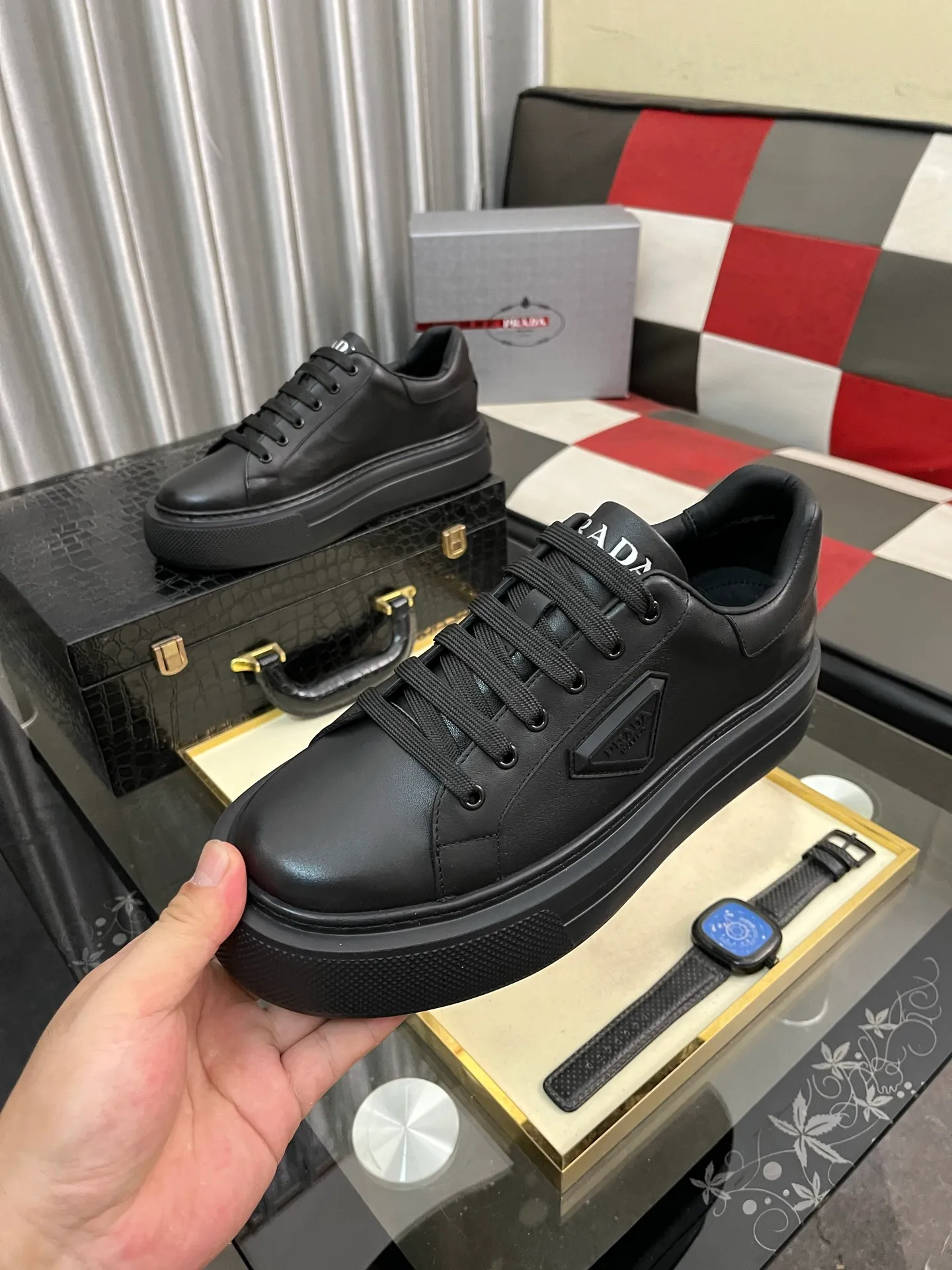 Men's shoes 💰580⌚️⌚️【PRADA】Prada casual shoes, originally developed 1:1, made of high-mercerized cowhide with imported cowhide, silk sheepskin lining, rubber outsole, comfortable and soft on the foot, size: 38-444️⃣Colors available